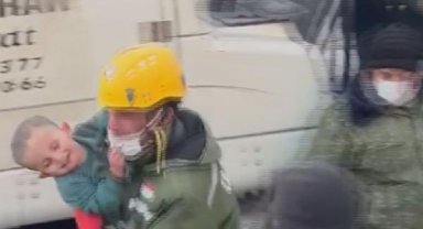 Enkazdan 159 saat sonra çıkarıldı: 3 yaşındaki Yavuz mucizenin adı oldu