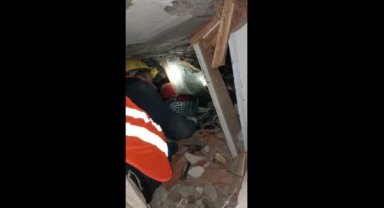 Enkazdan kurtardığı depremzedeyi mancar çorbası içmeye davet etti
