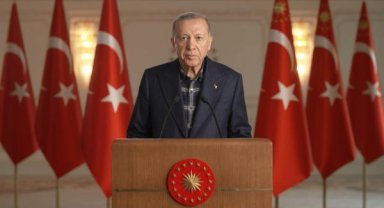 Erdoğan: Enkazdan sağ çıkarılan insanımızın sayısı 8 binin üzerinde