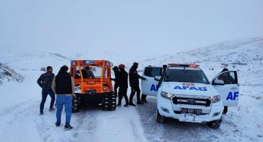 Erzurum'da 1439, Erzincan'da 471 yerleşim yerinin yolu kardan kapandı
