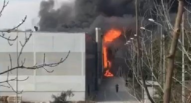 Esenyurt'ta fabrikada yangın- 1 