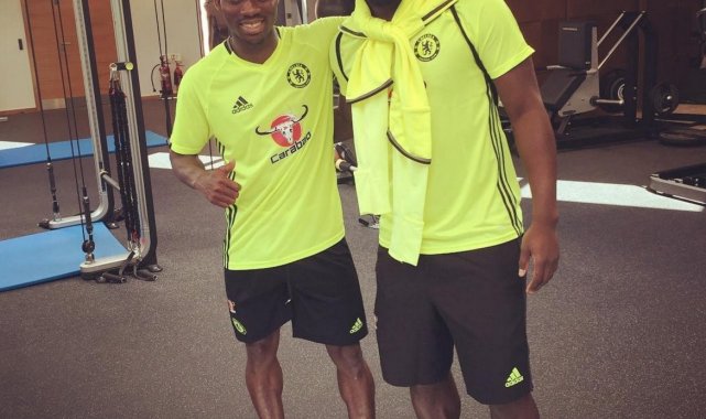 Essien'den, Atsu mesajı: "Hayatta olduğunu umuyor ve dua ediyorum"