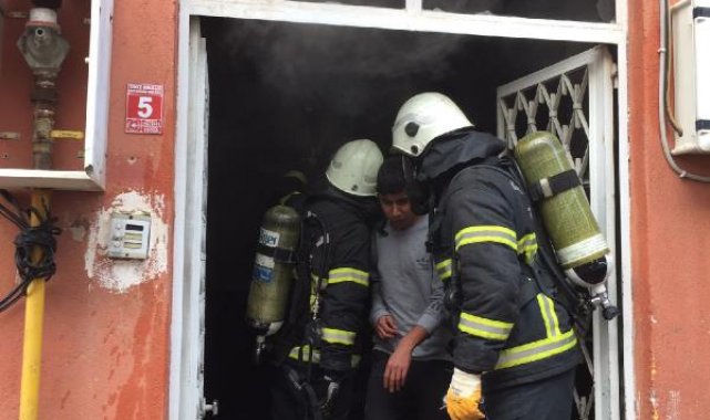 Evde yangın çıktı; 5'i çocuk 7 Afgan dumandan etkilendi