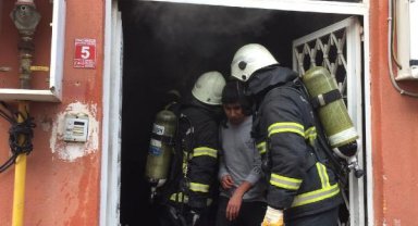 Evde yangın çıktı; 5'i çocuk 7 Afgan dumandan etkilendi