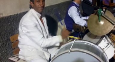 Evinin bahçesinde yanmış cesedi bulundu