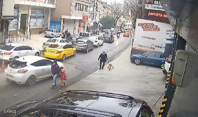 Eyüpsultan'da ayağı takılıp düşen kadın ölümden döndü