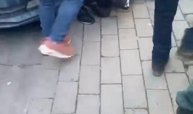 Eyüpsultan'da takip ettiği kadının yakınları yakalayıp darbetti