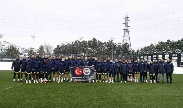 Fenerbahçe'den destek pankartı: 'Ülkemizin başı sağ olsun'