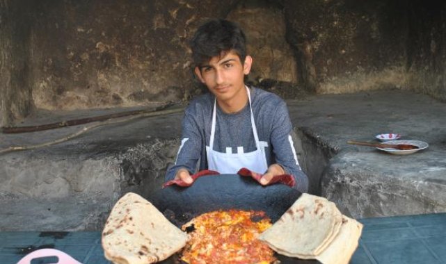 Fenomen Taha Duymaz, kız kardeşi ve yakınlarıyla enkazda kalmış