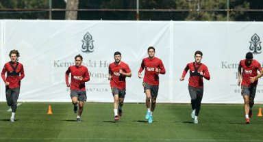 Galatasaray, çalışmalarını Antalya kampında sürdürdü