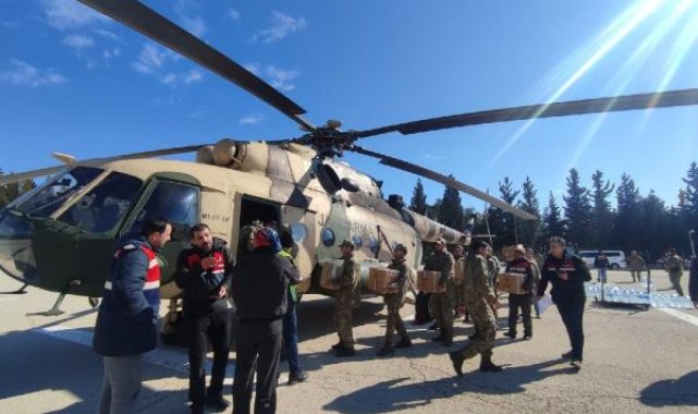 Gaziantep'in ilçelerinde depremzedelere askeri helikopterle yardım