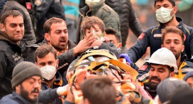 Gaziantep'te aynı aileden 3 kişi 108'inci saatte enkazdan kurtarıldı; Ela döner istedi