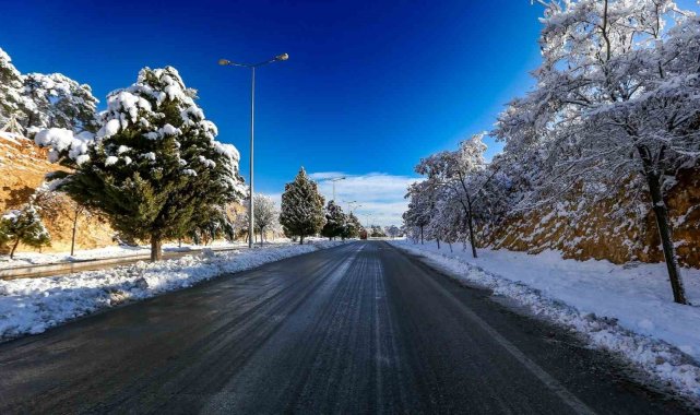 Gaziantep'te karla mücadele sürdürüyor