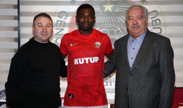 Gençlerbirliği, Emmanuel Akabueze'yi kadrosuna kattı