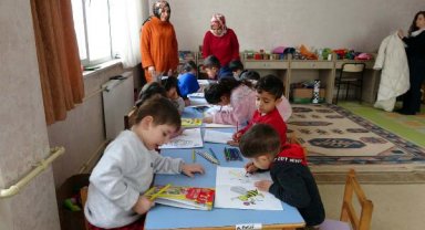 Gönüllü öğretmenler, depremzede çocuklar için seferber oldu