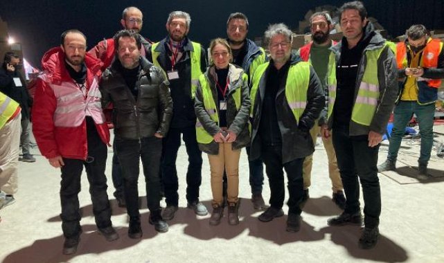 Gönüllülerden yardımların dağıtımında depremzedelere kurye hizmeti