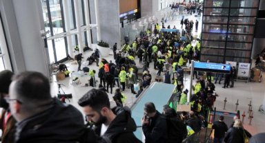 Gönüllülerin deprem bölgesine gidişleri sürüyor