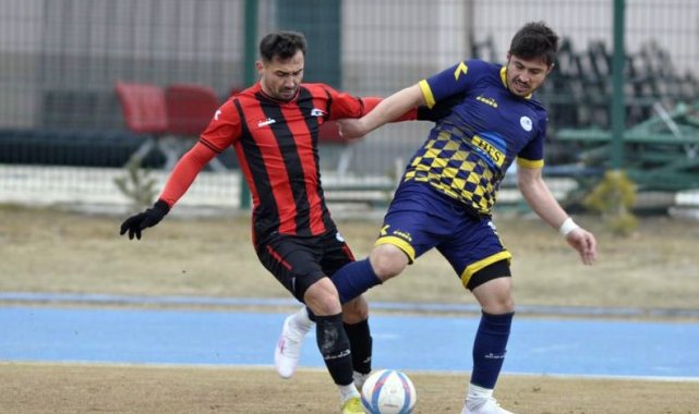 Gözlemci günü şaşırdı, maç 15 dakika geç başladı