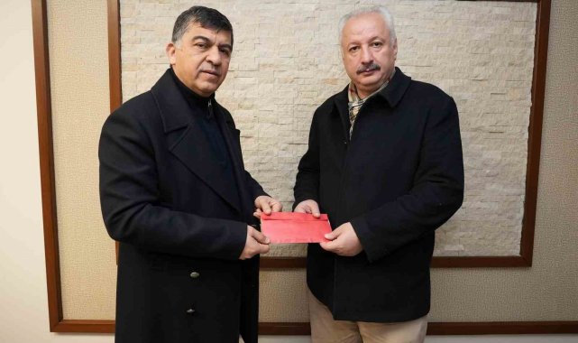 Gurbetçi çocukların notu, Fadıloğlu'na duygusal anlar yaşattı