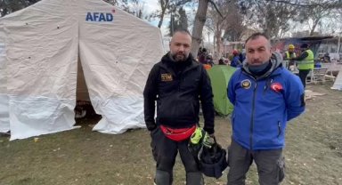 Gurbetçi itfaiyeci, bu kez deprem bölgesinde hayat kurtarıyor