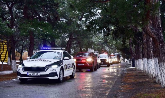 Gürcistan'dan Türkiye'ye 60 kişilik arama-kurtarma ekibi