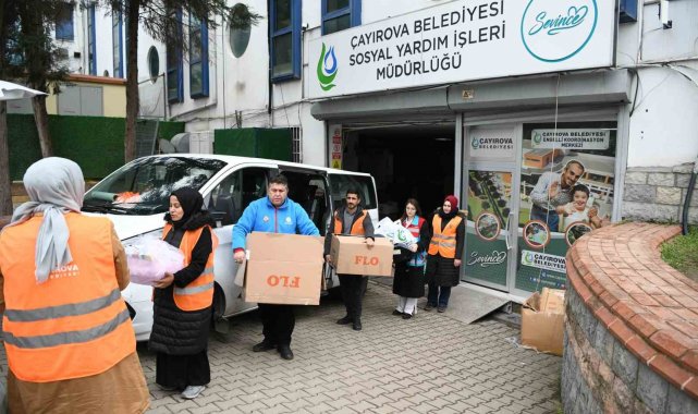 Güvenli alanlara yerleştirilen depremzedelerin tüm ihtiyaçları karşılanıyor