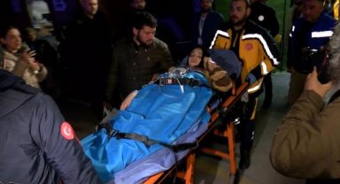 Hatay depreminde panikle evden kaçan hamile kadın erken doğum yaptı