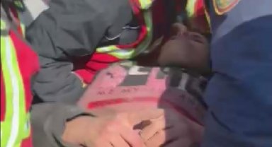 Hatay'da 2 kişi, enkazdan 296'ncı saatte kurtarıldı