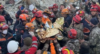 Hatay'da mucize kurtuluş; Hakan Yasinoğlu 278 saat sonra enkazdan sağ çıkarıldı