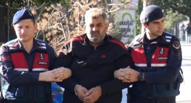 Hatay'da yıkılan binanın müteahhidi 'depremzede' olarak kaldığı otelde yakalandı