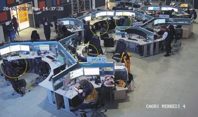 Hatay'daki 6.4'lük depremde, Osmaniye 112 Acil Çağrı Merkezi'nde yaşananlar kamerada