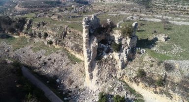 Hatay'daki Koz Kalesi de depremlerde hasar gördü