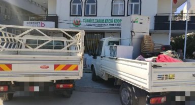 Hatay'dan çaldığı 2 kamyonet ve yağmaladığı malzemelerle Adana'da yakalandı