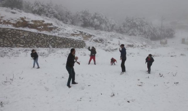 Hatay'ın yüksek kesimlerine kar yağdı