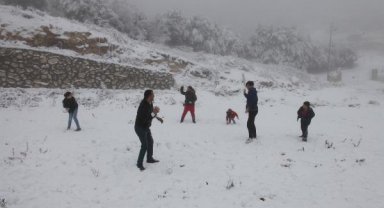 Hatay'ın yüksek kesimlerine kar yağdı