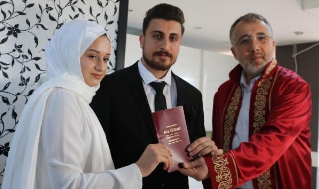 Hataylı depremzede çift, Nevşehir'de evlendi