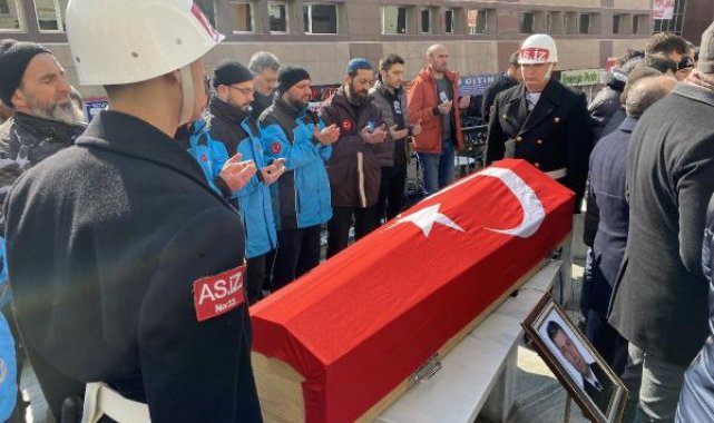 Hayat kurtarmaya gittiği deprem bölgesinde ölen dernek bölge müdürü toprağa verildi