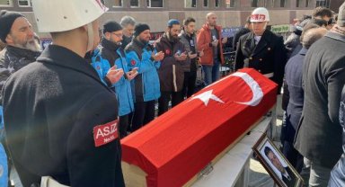 Hayat kurtarmaya gittiği deprem bölgesinde ölen dernek bölge müdürü toprağa verildi