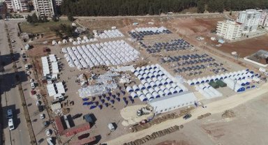 İçinde okul ve kreşin de yer alacağı çadırkent kuruluyor