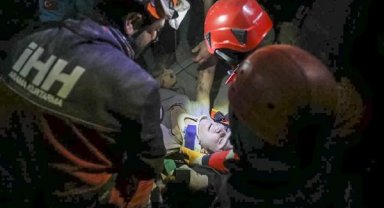 İHH 3 bin 83 kişilik ekibiyle deprem bölgesinde görev yapıyor