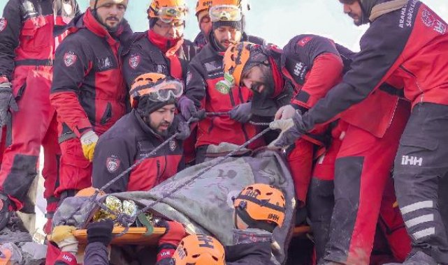 İHH ekipleri 265 kişiyi enkazdan çıkardı