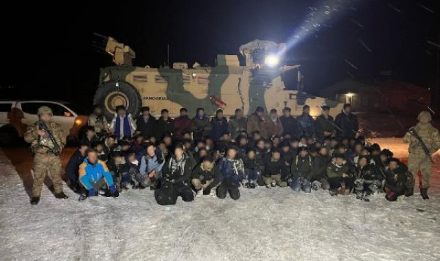 İran sınır hattından giriş yapan 232 kaçak göçmen yakalandı