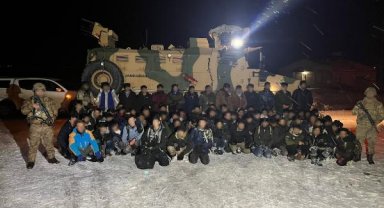 İran sınır hattından giriş yapan 232 kaçak göçmen yakalandı 