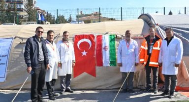 İranlı doktorlar, Adıyaman'da sahra hastanesi kurdu