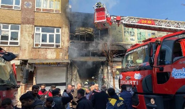 İş merkezinde çıkan yangında 5 iş yeri zarar gördü