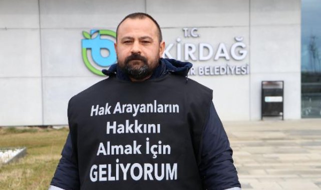İşine son verilen belediye çalışanı Ankara'ya yürüyor