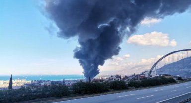 İskenderun Limanı'ndaki yangın devam ediyor