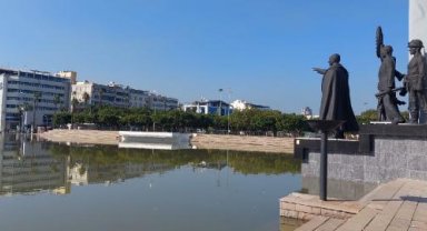 İskenderun sahilini basan deniz suyu çekildi