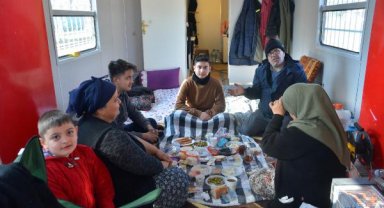 İskenderun'da 1500 depremzede vagonlarda