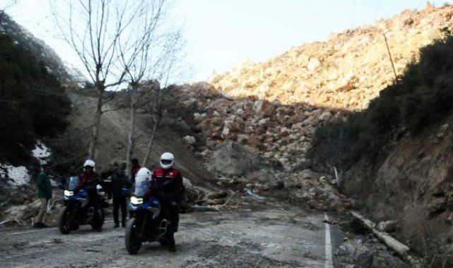 İslahiye'de depremde dağ dağa kavuştu, doğal göl oluştu